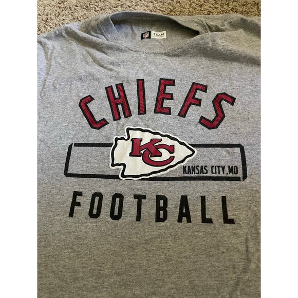 NFL Chiefs football mens medium shirt - Picture 3 of 3